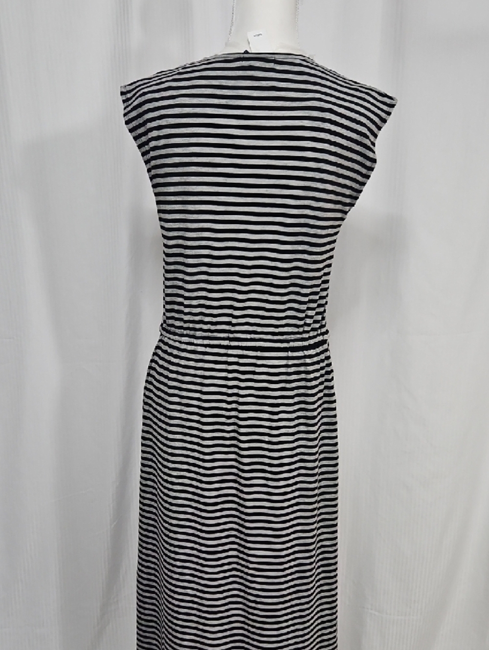 GAP Striped V-Neck Maxi Dress - Picture 7 of 8